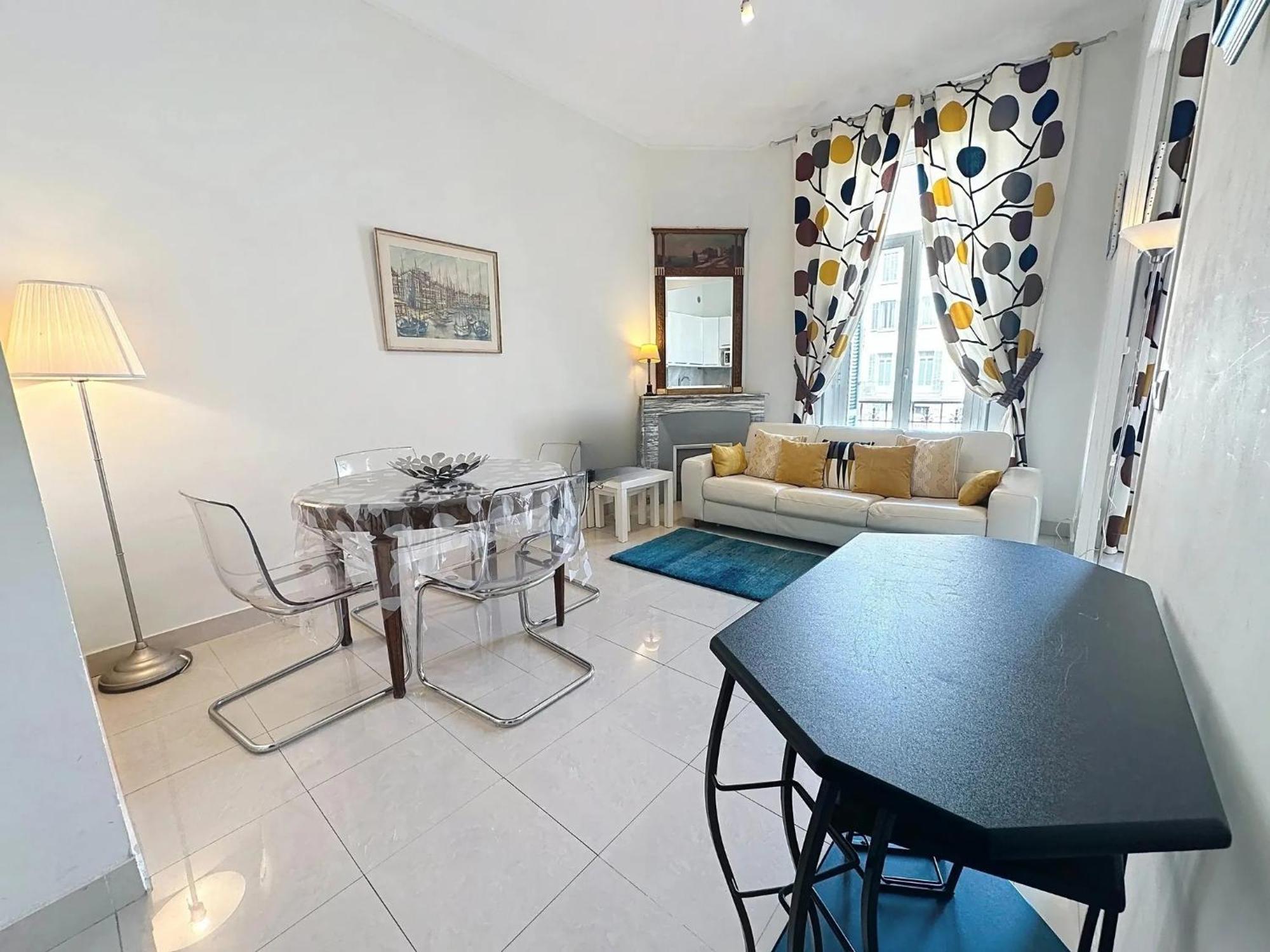 2 Bedroom Forville. 8 Mins From The Palais. 328 Apartment Cannes
